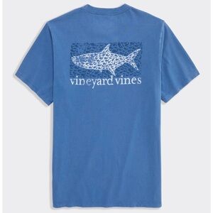 New Men’s Vineyard Vines Drift Dye Tarpon Whale Short Sleeve Pocket Tee